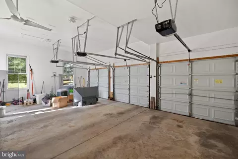 Entry Way - 20740 Ashburn Station Pl, Ashburn, VA 20147 photo 6 of 6
