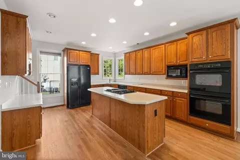 Kitchen - 20740 Ashburn Station Pl, Ashburn, VA 20147 photo 2 of 8