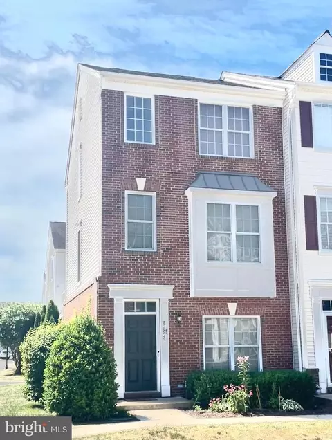 42829 Pamplin Ter, Chantilly, VA 20152