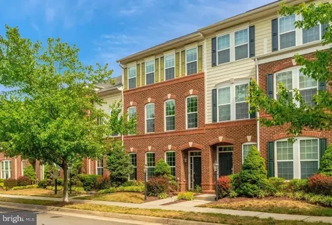 19446 Front St, Leesburg, VA 20176