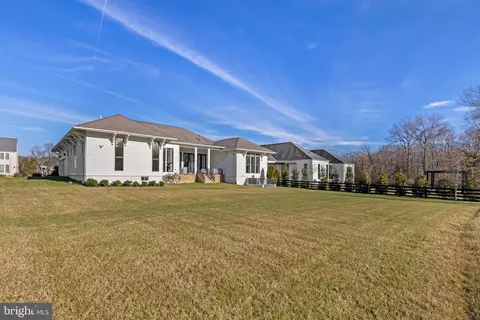 Exterior - 40887 Blue Star Ct, Aldie, VA 20105 photo 14 of 20