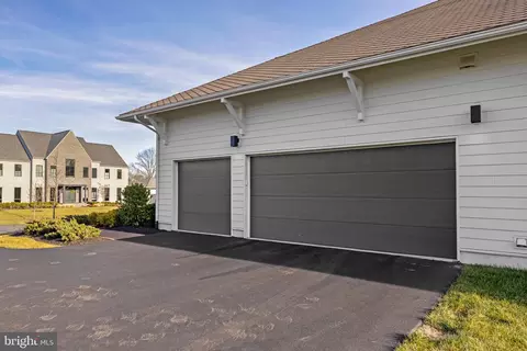 Exterior - 40887 Blue Star Ct, Aldie, VA 20105 photo 13 of 20