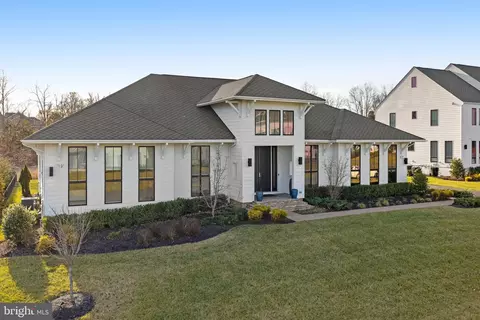 Exterior - 40887 Blue Star Ct, Aldie, VA 20105 photo 4 of 20
