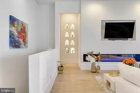Entry Way - 40887 Blue Star Ct, Aldie, VA 20105 photo 11 of 15