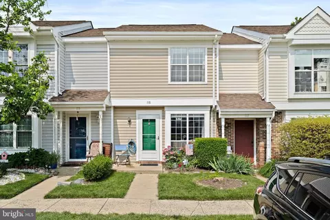 116 Saint Charles Sq, Sterling, VA 20164