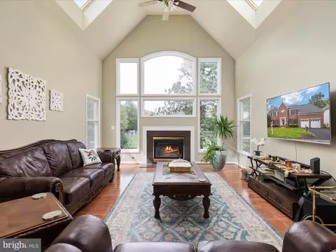25815 Anderby Ln, Chantilly, VA 20152 photo 1