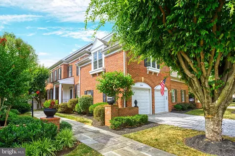 18424 Lanier Island Sq, Leesburg, VA 20176