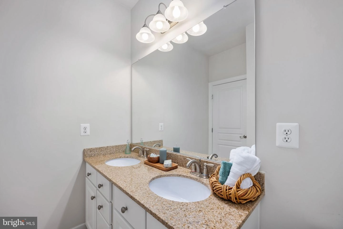 24948 Earlsford Dr, Chantilly, VA 20152 photo 49