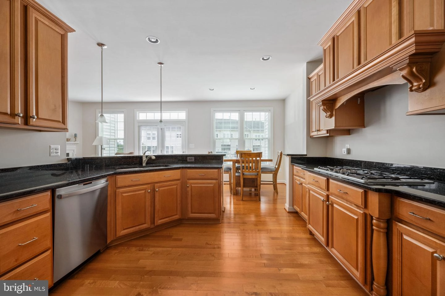 24948 Earlsford Dr, Chantilly, VA 20152 photo 11
