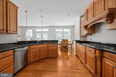 24948 Earlsford Dr, Chantilly, VA 20152 photo 11