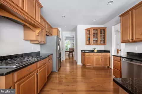 24948 Earlsford Dr, Chantilly, VA 20152 photo 10