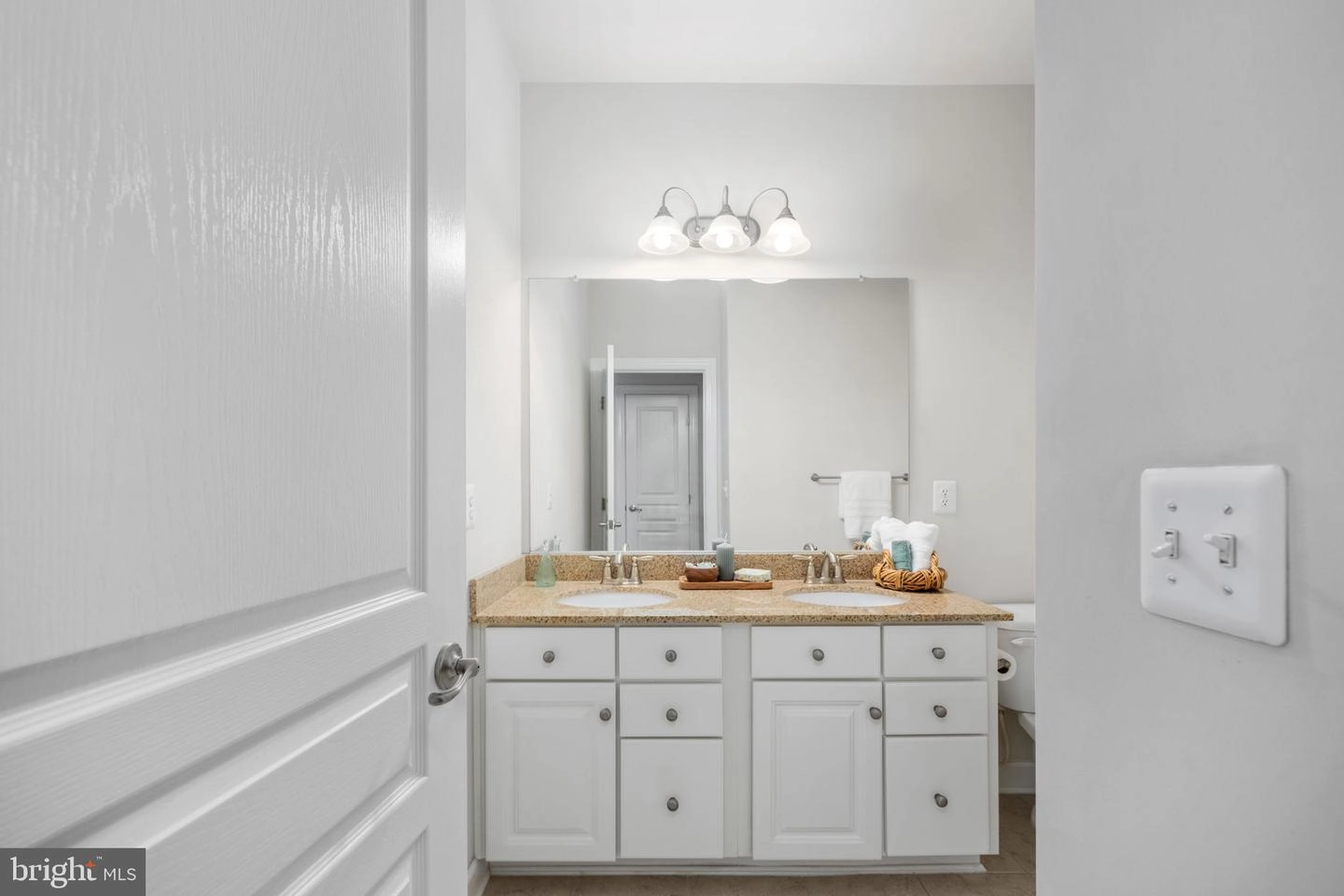 24948 Earlsford Dr, Chantilly, VA 20152 photo 48