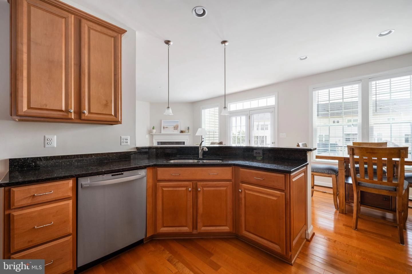 24948 Earlsford Dr, Chantilly, VA 20152 photo 8
