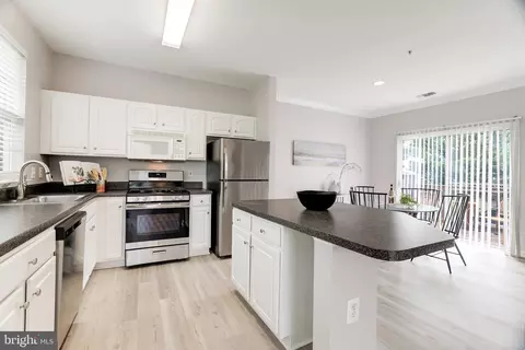 21762 Bancroft Ct, Ashburn, VA 20147 photo 10