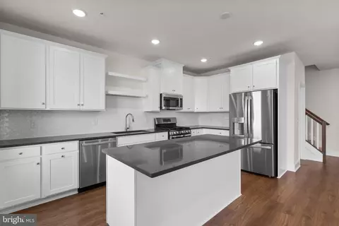 42640 Darala Dr, Ashburn, VA 20147