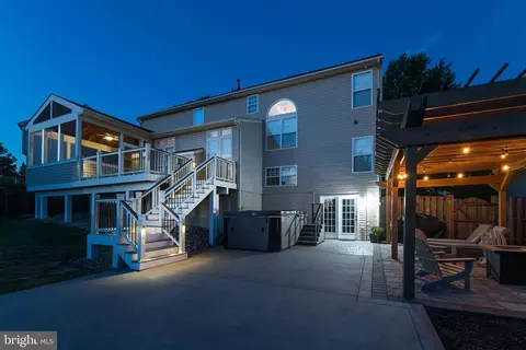 39 Potterfield Dr, Lovettsville, VA 20180