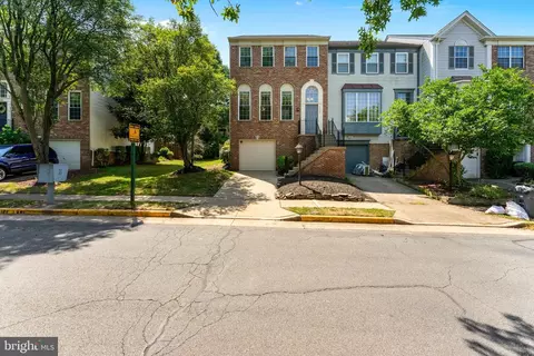 47581 Sandbank Sq, Sterling, VA 20165