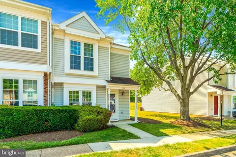 311 Lancaster Sq, Sterling, VA 20164