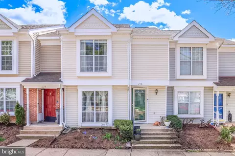 236 Coventry Sq, Sterling, VA 20164