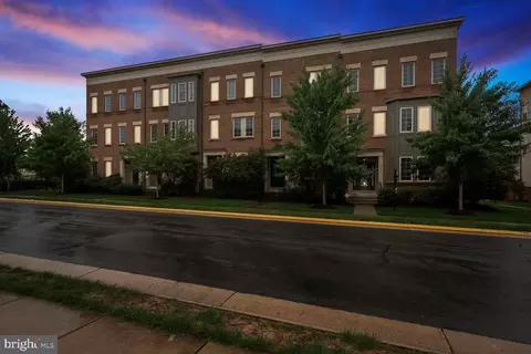42275 Rhett Dr, Brambleton, VA 20148