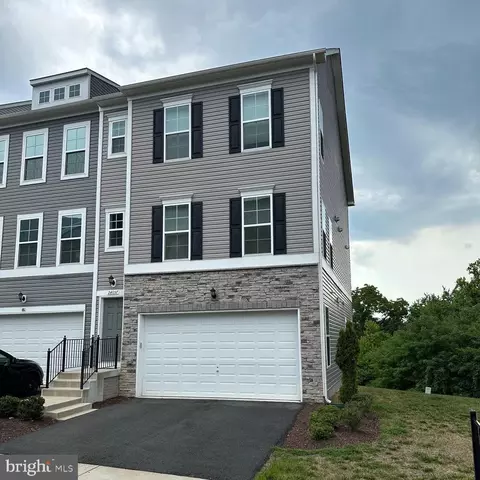 24057 Gumspring Kiln Ter, Sterling, VA 20166