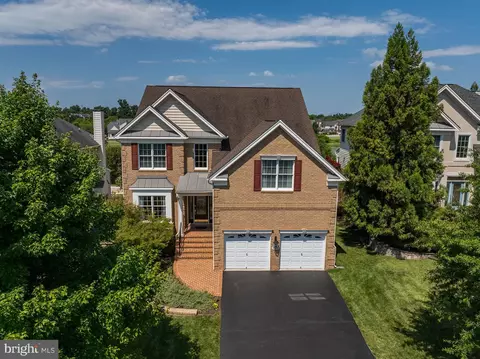 Exterior - 20369 Medalist Dr, Ashburn, VA 20147 photo 2 of 14