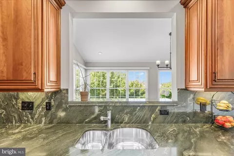 Kitchen - 20369 Medalist Dr, Ashburn, VA 20147 photo 5 of 6