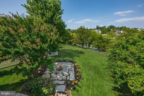 Exterior - 20369 Medalist Dr, Ashburn, VA 20147 photo 6 of 14