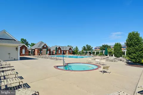 Exterior - 20369 Medalist Dr, Ashburn, VA 20147 photo 11 of 14