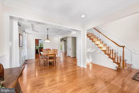 Entry Way - 20369 Medalist Dr, Ashburn, VA 20147 photo 3 of 7