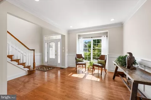 Entry Way - 20369 Medalist Dr, Ashburn, VA 20147 photo 2 of 7