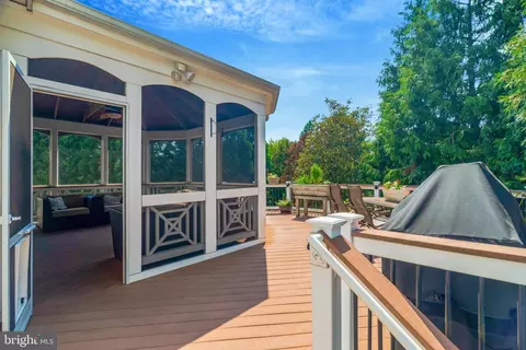 Exterior - 22181 Windy Pine Ct, Broadlands, VA 20148 photo 6 of 12