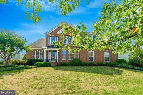 Exterior - 22181 Windy Pine Ct, Broadlands, VA 20148 photo 3 of 12