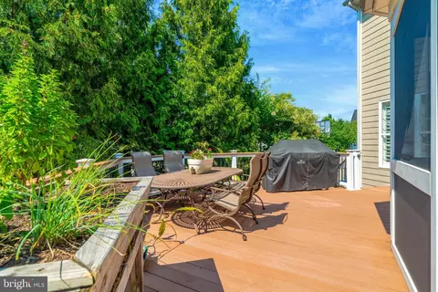 Exterior - 22181 Windy Pine Ct, Broadlands, VA 20148 photo 8 of 12