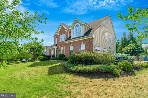 Exterior - 22181 Windy Pine Ct, Broadlands, VA 20148 photo 2 of 12