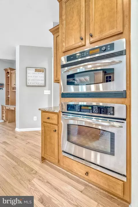 Kitchen - 22181 Windy Pine Ct, Broadlands, VA 20148 photo 3 of 10