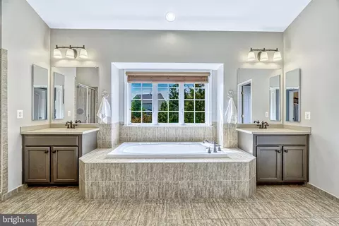 Bath - 22181 Windy Pine Ct, Broadlands, VA 20148 photo 1 of 7