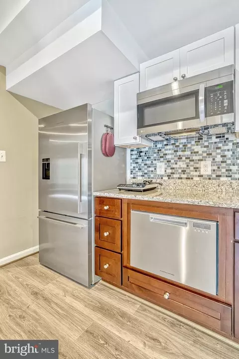 Kitchen - 22181 Windy Pine Ct, Broadlands, VA 20148 photo 9 of 10