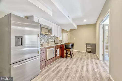 Kitchen - 22181 Windy Pine Ct, Broadlands, VA 20148 photo 10 of 10