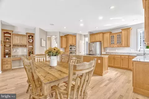 Kitchen - 22181 Windy Pine Ct, Broadlands, VA 20148 photo 7 of 10