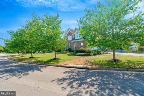 Exterior - 22181 Windy Pine Ct, Broadlands, VA 20148 photo 10 of 12