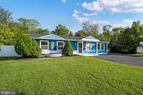 604 W Beech Rd, Sterling, VA 20164 photo 2