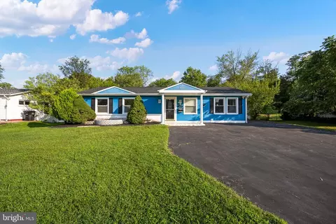 604 W Beech Rd, Sterling, VA 20164