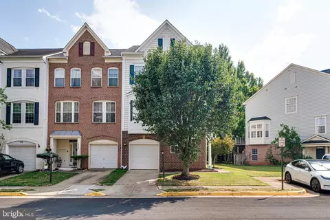 46185 Walpole Ter, Sterling, VA 20165