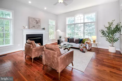 43779 Carrleigh Ct, Ashburn, VA 20147 photo 3