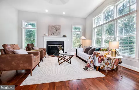 43779 Carrleigh Ct, Ashburn, VA 20147 photo 2