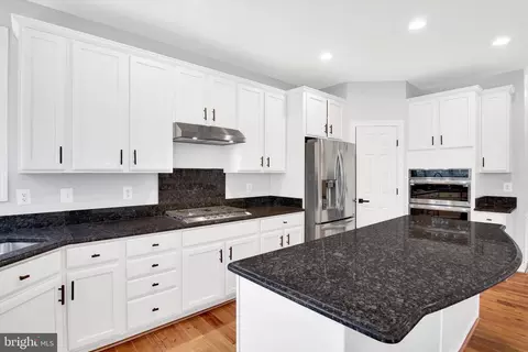 43779 Carrleigh Ct, Ashburn, VA 20147 photo 17