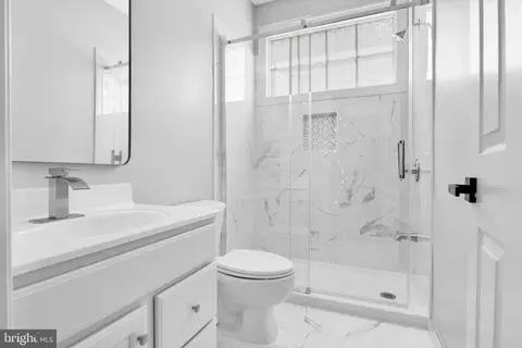 43779 Carrleigh Ct, Ashburn, VA 20147 photo 32