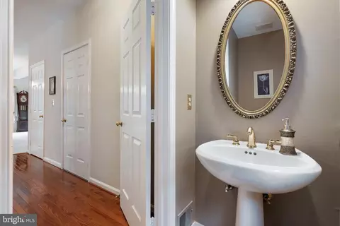 Entry Way - 43941 Reliance Ct, Ashburn, VA 20147 photo 3 of 6
