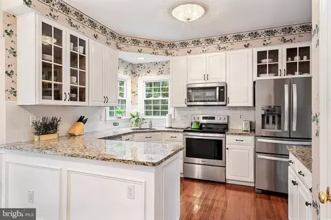 Kitchen - 43941 Reliance Ct, Ashburn, VA 20147 photo 1 of 8